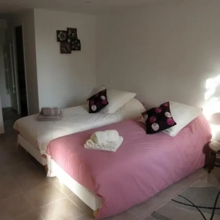 House Les 3 Tilleuls Nyaraló *